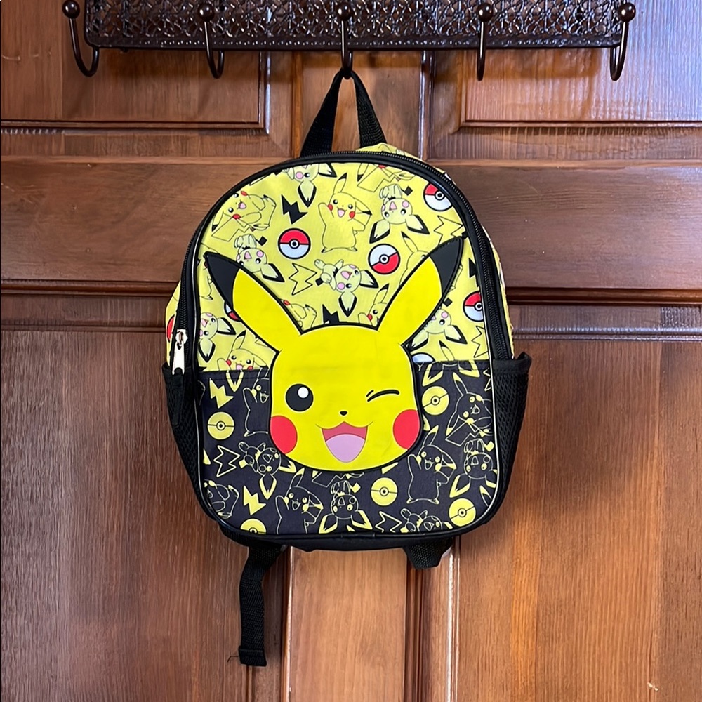BIOWORLD POKEMON Pikachu Blackpack
